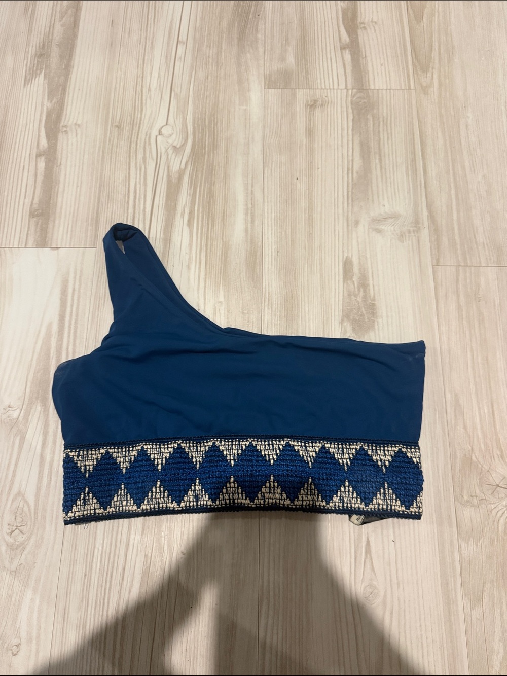 Elysiian One-Shoulder Navy Blue Cropped Top with Geometric Trim